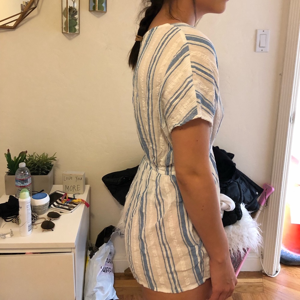 Beachy Romper - Picture 3 of 3